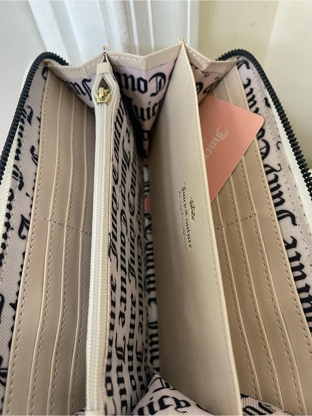 Juicy Couture White Floral Zip Wallet